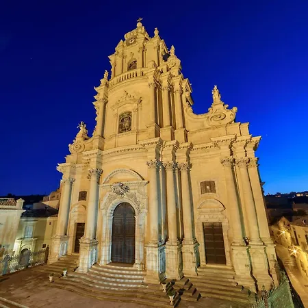 Ettore- Mit Blick Auf Kathedrale Von Ibla By Interhome Апартаменты *