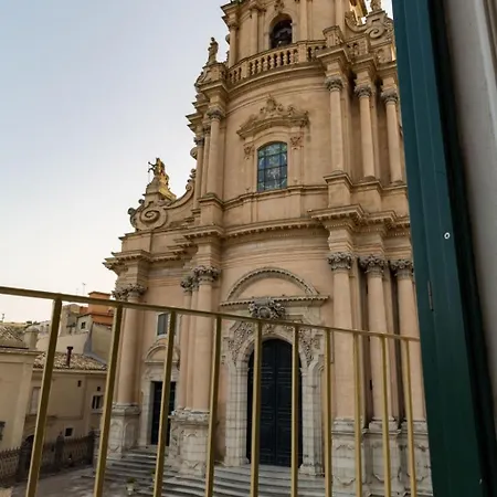 Ettore- Mit Blick Auf Kathedrale Von Ibla By Interhome Рагуза