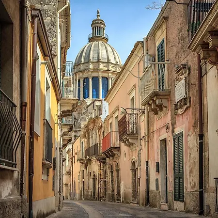 Ettore- Mit Blick Auf Kathedrale Von Ibla By Interhome * Рагуза