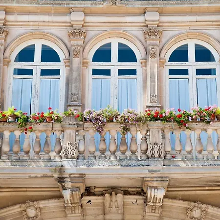 Апартаменты Ettore- Mit Blick Auf Kathedrale Von Ibla By Interhome Рагуза